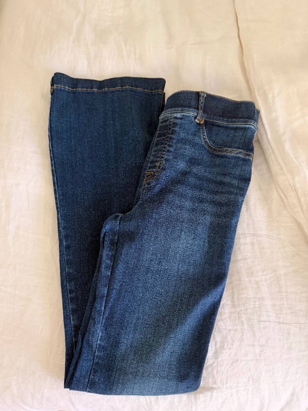 SPANX Everywhere Pull On Kick Flare Jeans Size M